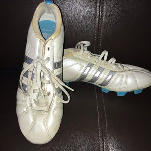 ADIDAS SOCCER SHOES